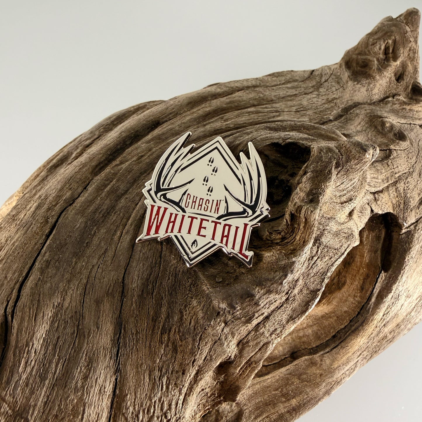 CHASIN' WHITETAIL | COLLECTORS PIN